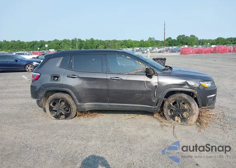 2018 Jeep Compass Altitude 4X4 from USA, damaged, VIN 3C4NJDBB0JT395844
